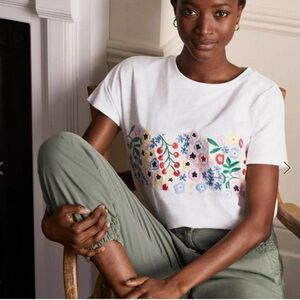 Boden Floral Embroidered Tee Cottagecore Boho White Cotton Relaxed Sz 8 NWOT